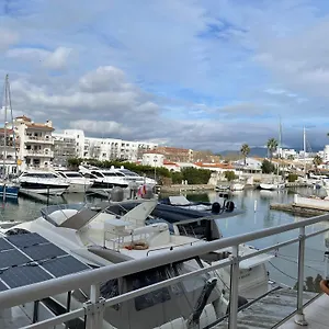 Apartment Port 27